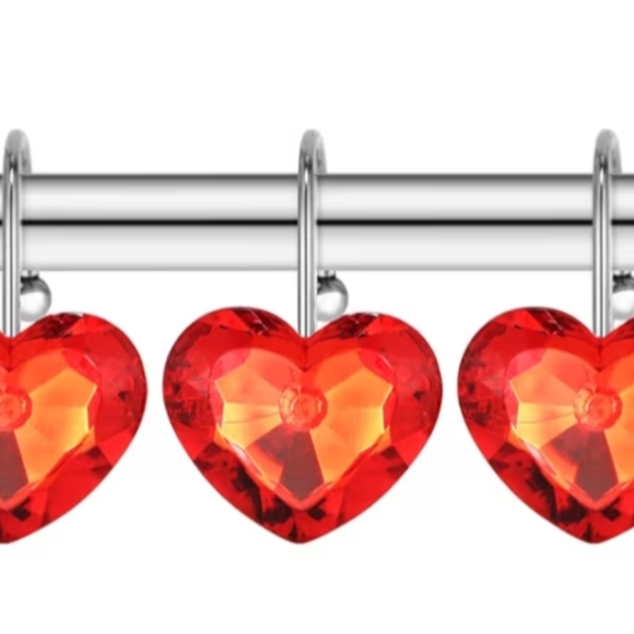 New Heart-Shaped Red Acrylic Curtain Hooks. - Picture 3 of 5
